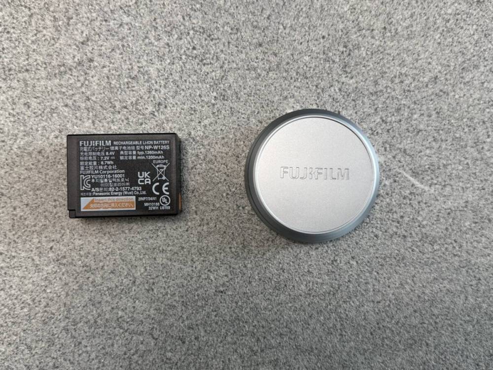 FUJIFILM X100VI シルバー 美品 + おまけ付き