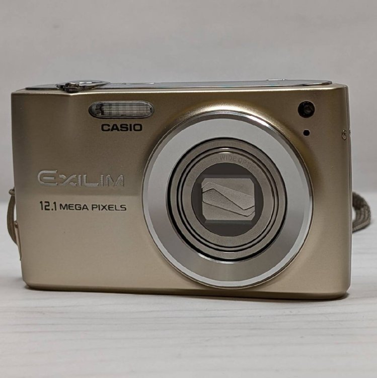 【WA2015KY】CASIO EXLIM EX-Z400 EXLIM 28mm WIDE OPTICAL 4x 4.9-19.6mm 1:2.6-5.8 コンパクトデジタルカメラ 箱・付属品有 動作確認済み