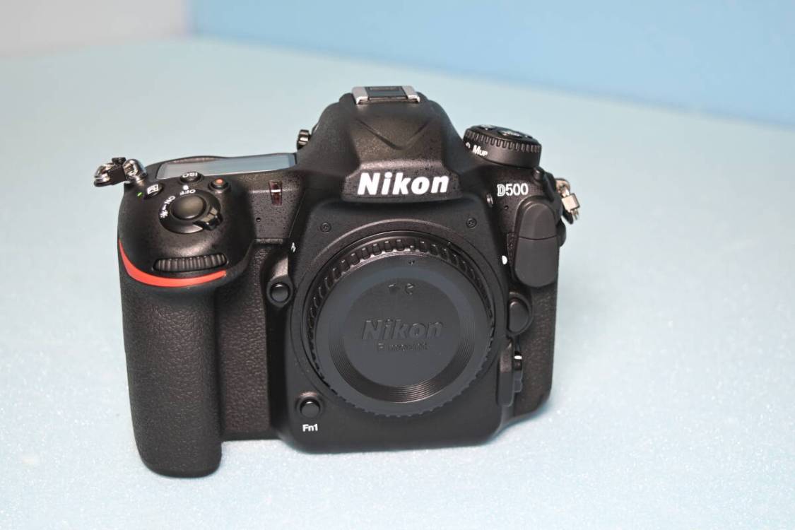 ★NIKON ニコン★　D500ボディ　ショット数6486回　完動品・極上美品