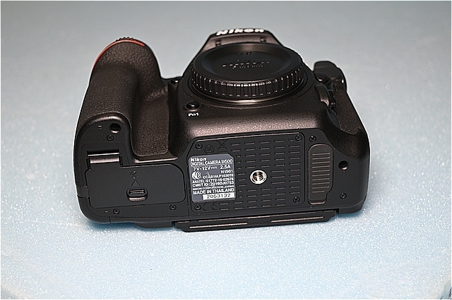 ★NIKON ニコン★　D500ボディ　ショット数6486回　完動品・極上美品