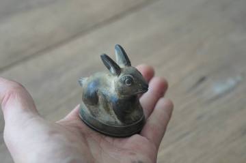 ヴィンテージ　うさぎ　兎　動物　オブジェ　置物　真鍮　ハンドメイド　アート　インテリア　アンティーク