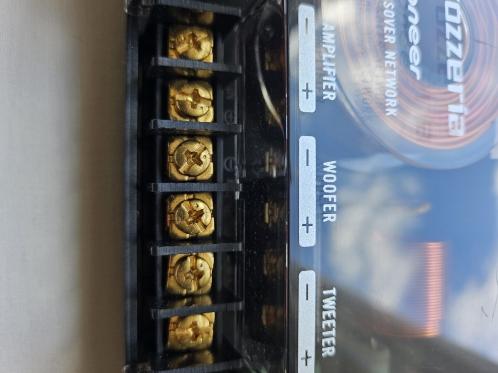 カロッツェリア.クロスオーバーネットワークTS-V7A?