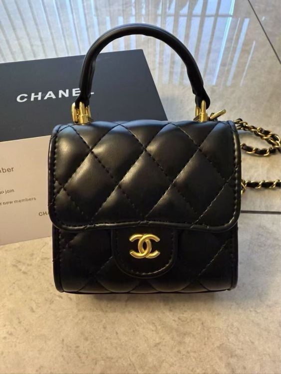 CHANEL シャネル　ショルダー・ハンドバッグ　会員様ギフト　ノベルティ