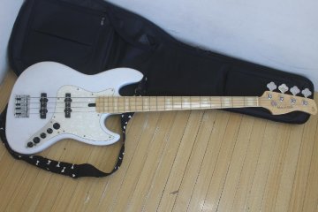 △Marcus Miiler v7 エレキベース