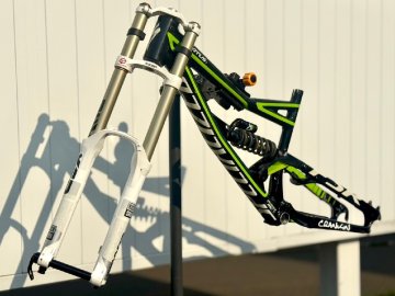 ★SPECIALIZED STATUS1 スペシャライズド ステータス1 フルサス DH MTB フレーム 2012 フォーク ROCKSHOX BOXXER ロックショックスボクサー