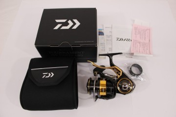 123 k4882 DAIWA ダイワ 22 トーナメント ISO 2500XH-LBD スピニングリール レバーブレーキリール