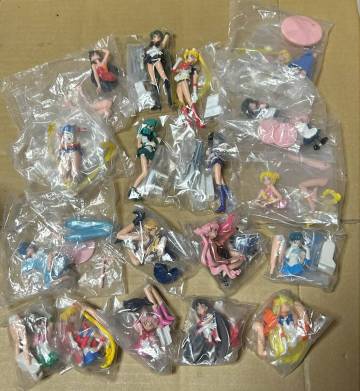 ■　ガシャポン　　セーラームーン　　１８個セット