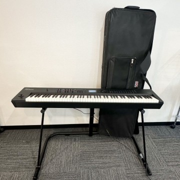 F030-T27-4956【引取推奨】 ROLAND ローランド RD-800 ステージピアノ 電子ピアノ 鍵盤楽器 音出し動作確認済み IJ