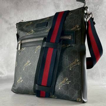 入手困難 GUCCI グッチ GGスプリーム シェリーライン ショルダーバッグ タイガー 斜めがけ 肩がけ アニマルプリント メンズ