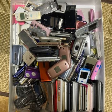 　1円スタート　ジャンク　 ガラケー　 携帯電話　部品取り　90台