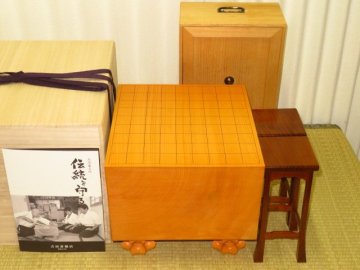 吉田碁盤店/吉田寅義（一如）作▲日本産本榧天地柾目七寸将棋盤▲桑矢倉駒台 盤覆　総箱 収納箱