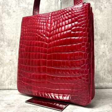 定価50万/極美品●シャイニングクロコ ショルダーバッグ サコッシュ リアルクロコダイル センター取り ワニ革 鰐皮 希少 レディース メンズ