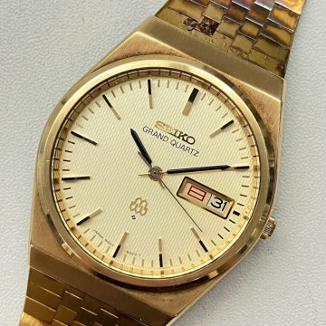 G020-SG1-951◎ SEIKO セイコー GRAND QUARTZ グランドクォーツ 9943-8000 QUARTZ デイデイト ラウンド ゴールド文字盤 メンズ腕時計 KA