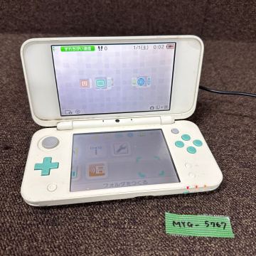 MYG-5767 激安 ゲー厶機 2DS 本体 Nintendo 2DS LL とびだせどうぶつの森 通電、電源OK ジャンク 同梱不可