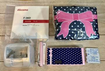 【新品未使用】NTT docomo STYLE series F-06D Girls' ハッピーピンク