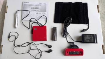 《奇跡の可動品！！》　MD-DS77-R　赤　【1ビットポータブルMDプレーヤー】【4極プラグ】【ドルビーヘッドホンシステム】【DSPサラウンド】
