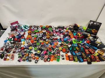 ★◆【ジャンク】仮面ライダー　変身アイテム パーツ　大量セット ガシャット ロックシード リング他 まとめ 動作未確認 サイズ140