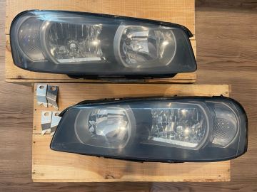 NISSAN スカイライン　R34 ER34 HR34 BNR34 GT-R キセノン　ヘッドライト　左右セット　HID 前期　補修ステイ付き