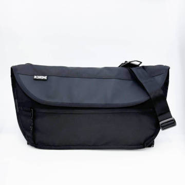 ◆ほぼ未使用◆ CHROME クローム SIMPLE MESSENGER BAG 防水 BAICYCLON PACKING メンズ メッセンジャーバッグ ショルダーバッグ 【1205】