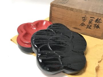 ◆「飛来 一閑」作 捻梅 一閑張 香合 分割お香付 共箱付 香道具 漆 茶道具 煎茶道具 古美術品 骨董品 時代品