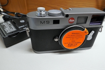 Leica M9 ボディ スチールグレー　おまけ付き！　1000円から！！　売り切り！CCD交換済み！