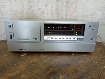 AKAI　赤井電気　GX-F95 カセットデッキ オーディオ機器　ステレコ　ジャンク