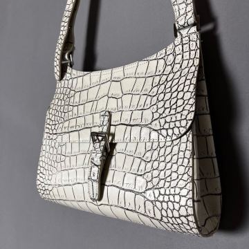 ★１円スタート★クロコダイル 型押し バニラ ヒマラヤ 目地染め ホワイト ショルダーバッグ crocodile 1スタ