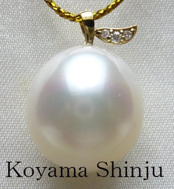 新品★小山真珠★１円～人気商品！現品限り！絶品カラー！大珠12.3Ｘ13.5mm！白蝶真珠Ｋ18ダイヤ入りパールペンダントトップ