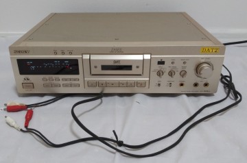 DATデッキ SONY ソニー DTC-ZA5ES 通電のみ確認済み 動作未確認 ジャンク品