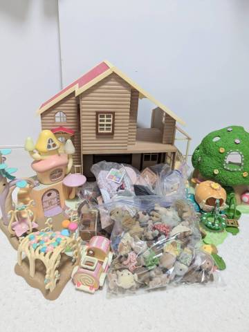【ジャンク品】★シルバニアファミリー　玩具まとめ　ドール・ハウス・家具・大量・中古品