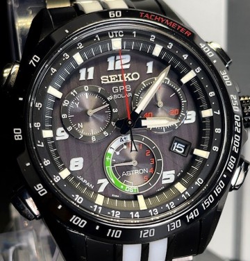 ジウジアーロ・デザイン 世界限定5000本 超美品 セイコー SEIKO アストロン ASTRON GPS ソーラー 腕時計 ソーラーGPS衛星電波時計 SBXB037