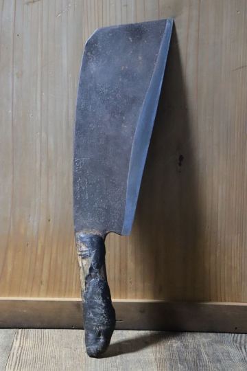 時代 会津 蔵出し 刃物鍛冶 重利 銘 検) 在銘 ナタ 薪割り アウトドア 山師 マタギ 手斧 和包丁 刀剣 大工道具 古道具 刀匠 重房 在銘