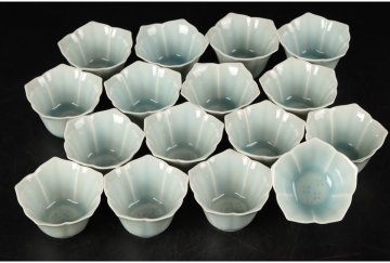 [URA]青磁桔梗型小鉢16客/7-7-46　(検索)骨董/食器/和食器/向付/小鉢/銘々皿/割烹/置物/懐石/小皿