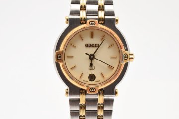 GUCCI グッチ ラウンド 腕時計 レディース クォーツ デイト ホワイト ゴールド シルバー 3針 9000L