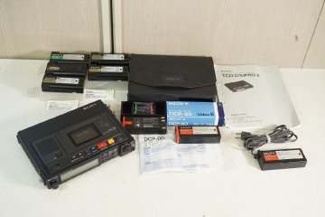 [NZ][G5425010] SONY ソニー TCD-D10PRO II デジタルデンスケ ポータブルDATデッキ マニュアル/ケース等付き