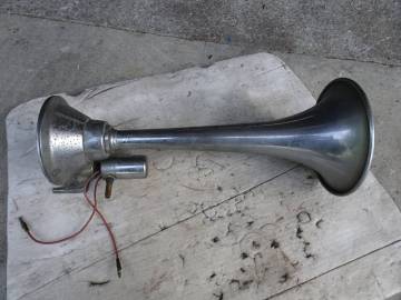 デコトラ　ビッグホーン　当時物希少　中古品　１２V　爆音