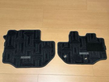 ハイエースワゴンGL　純正フロントフロアマット 新車から3,600kmのみ使用！　売り切りです！