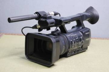 ☆50☆USED☆現状品☆SONY ソニー HDR-AX2000 デジタルHDビデオカメラレコーダー ハンディカム 本体のみ