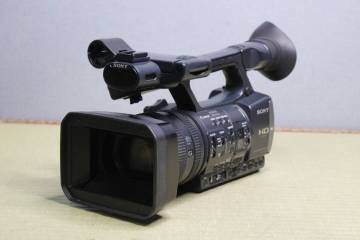 ☆51☆USED☆現状品☆SONY ソニー HDR-AX2000 デジタルHDビデオカメラレコーダー ハンディカム 本体のみ