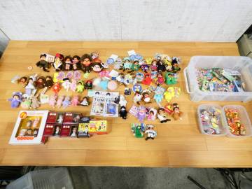 ▲モンチッチ ご当地マスコット＆チャームなど2.5kg分まとめて フィギュア ※現状品 ＠100 (7)