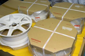 NSX純正　タイプR　02R　センターキャップ付き　希少　新品4本セット