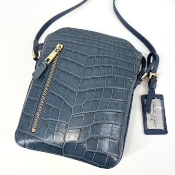 ●極美品 Pelley Lusso ペレリールッソ クロコダイル サコッシュ ショルダーバッグ 斜め掛け センター取り ビジネス メンズ ブルー 青 鰐革