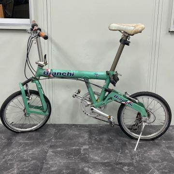 ◆ Bianchi ビアンキ 7005 HEAT TREATED グリーンALUMINIUM 自転車 折り畳み自転車 自転車譲渡証明書有り パンク有り 直接引き取り歓迎 