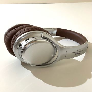 【動作品】3in1 Bluetooth ヘッドホン シルバーxブラウン 本体のみ ワイヤレス 20時間再生 ラジオ/TFカード 軽量 密閉型 ボタン操作 中古品