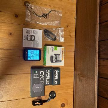 サイクルコンピュータ　　ブライトン　ライダー 460E センサー付属　ガーミン　Garmin igpsport COOSPO キャットアイ　XOSS