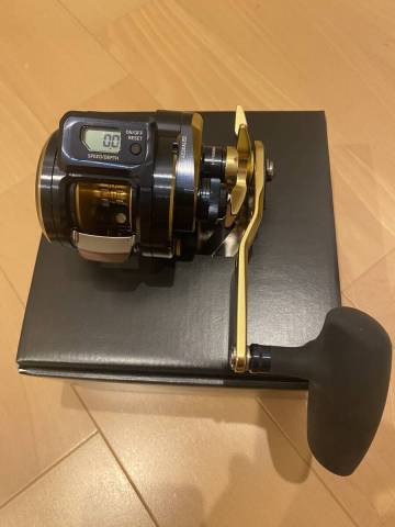 美品　ダイワ ベイトリール 21ソルティガIC 300H-SJ 右巻き