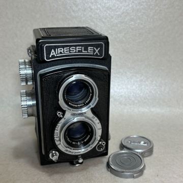 W3 - 24 ）ジャンク品 二眼レフカメラ AIRESFLEX アイレスフレックス NIKKOR -Q.C 1:3.5 f=7.5cm Nippon Kogaku Japan