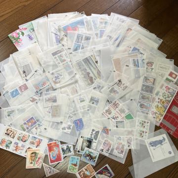 外国切手　アメリカ　ルワンダなど　各国様々　 バラ　　小型シート　未使用品多数！！　貼り付きあり　汚れあり 大量まとめて　★15