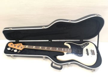 f2779/【音出し確認済】フェンダー Fender JAZZ BASS /MADE IN U.S.A. エレキベース ハードケース付 
