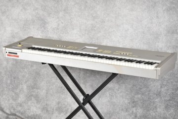 【C】KORG TRITONST88 キーボード/シンセサイザー コルグ TRITON STUDIO 88鍵盤 ケース付属 3092487